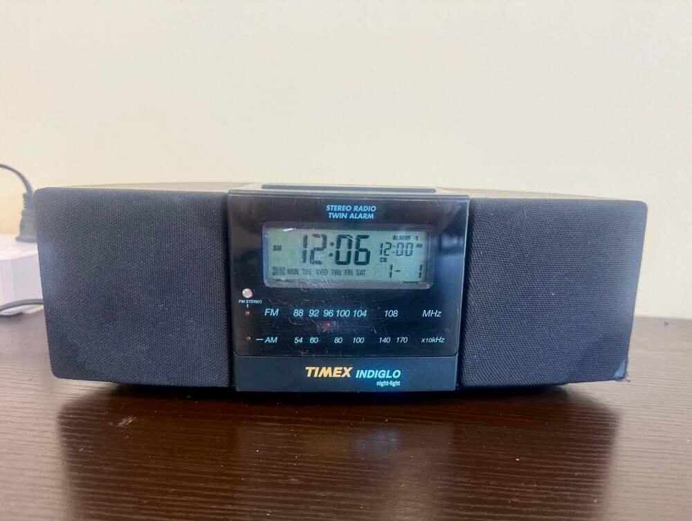 Timex Indiglo T456B AM/FM Stereo Twin Alarm Clock Radio with Night-light
